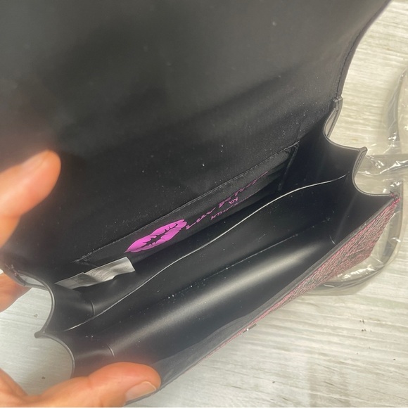 Betsey Johnson LUV Betsey LBEVIE Pink Black Heart Shaped Snake Print Studded Bag - Picture 6 of 16